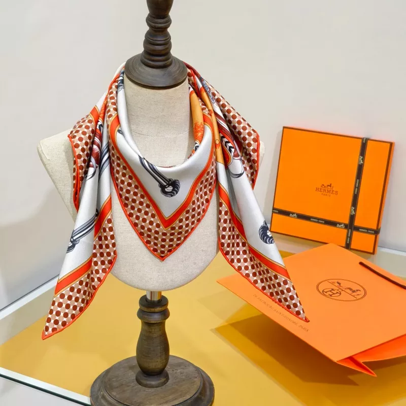 Hermes Silk Squares Trendsetting 5597 - Image 5