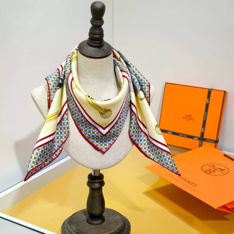 Hermes Silk Squares WellDesigned 7076 - Image 6