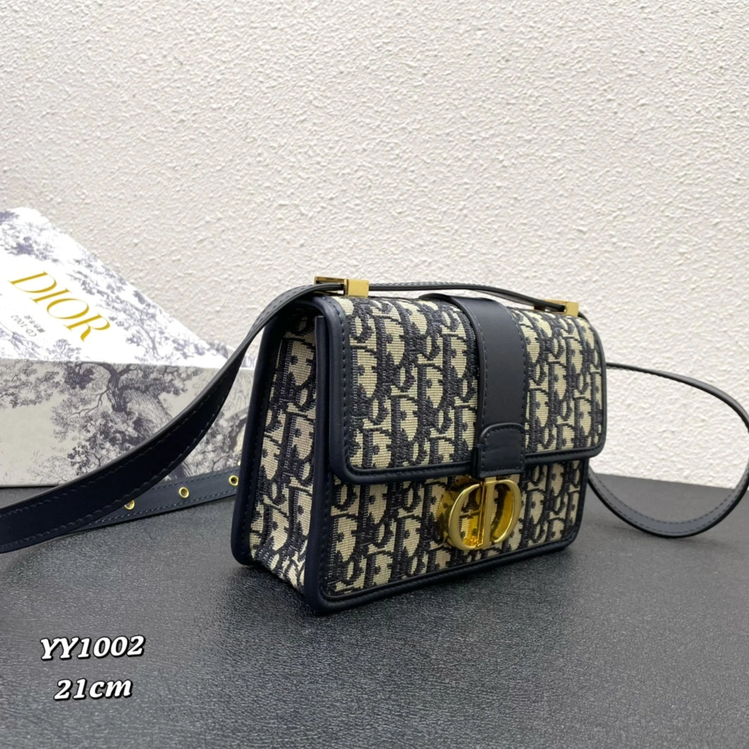 Lightweight 4567 Christian Dior AAA Quality Messenger Bags For Women - Image 3