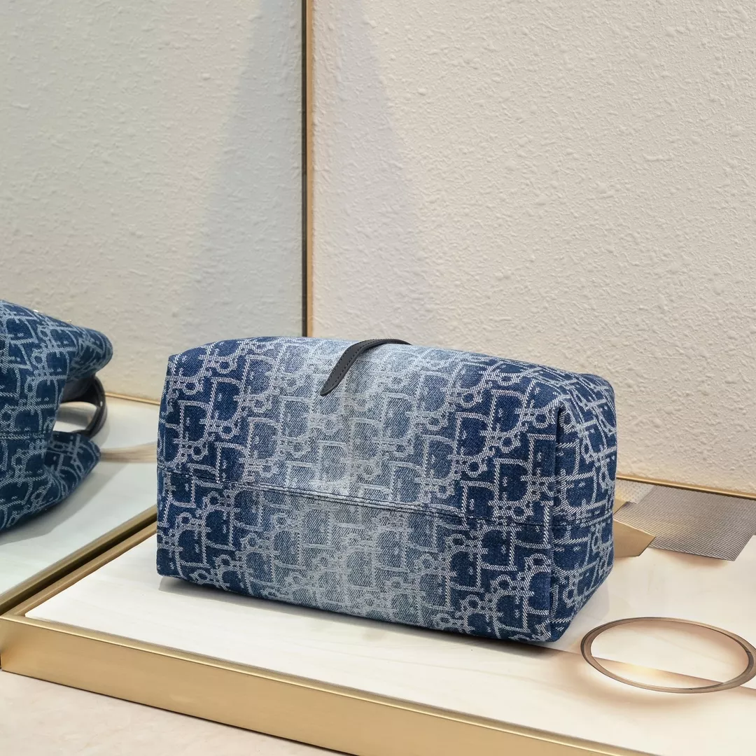 Lightweight 5201 Christian Dior AAA Quality Handbags For Women - Image 5