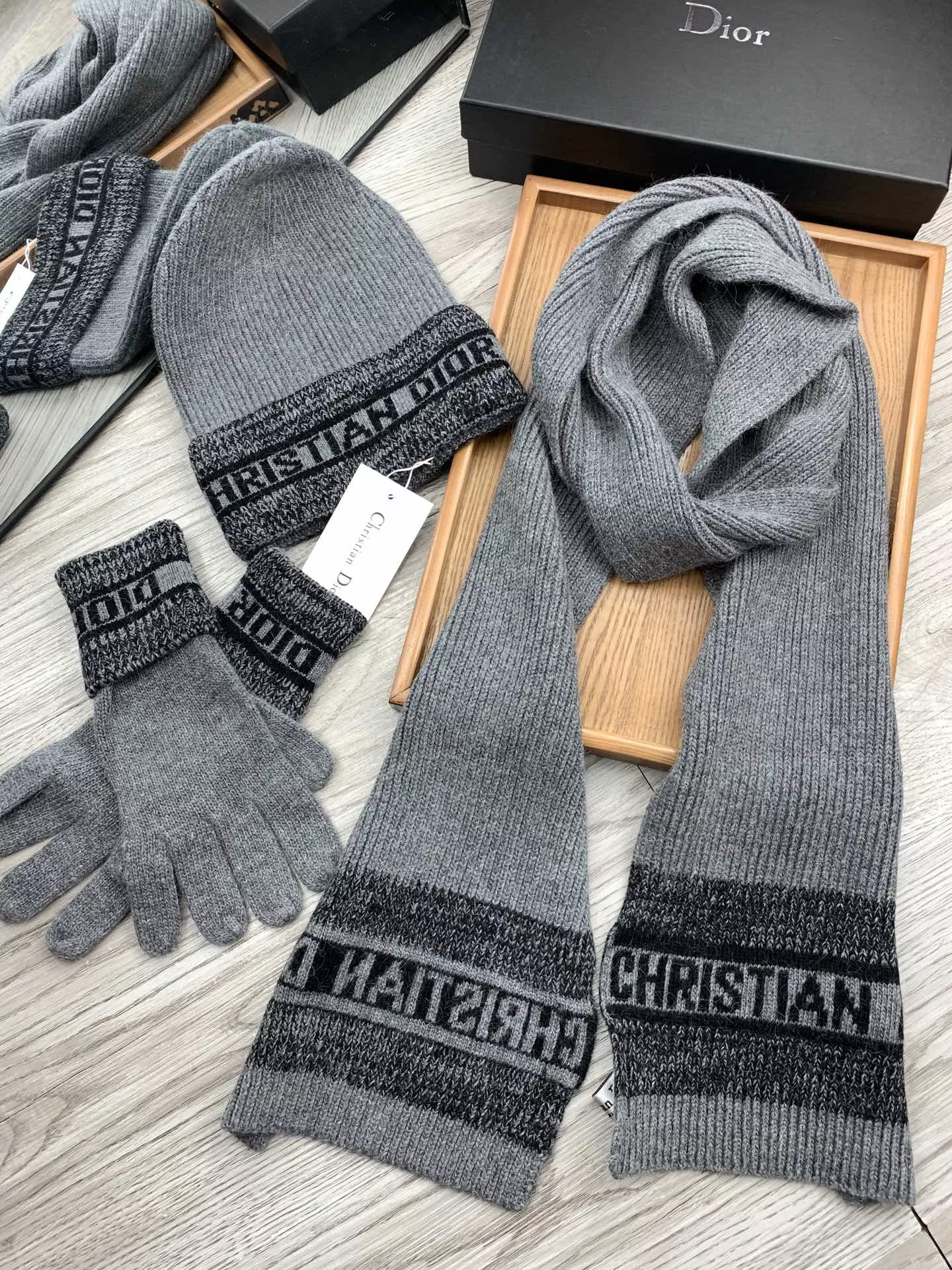 Lightweight 9309 Christian Dior Hat and Scarf Set - Image 5