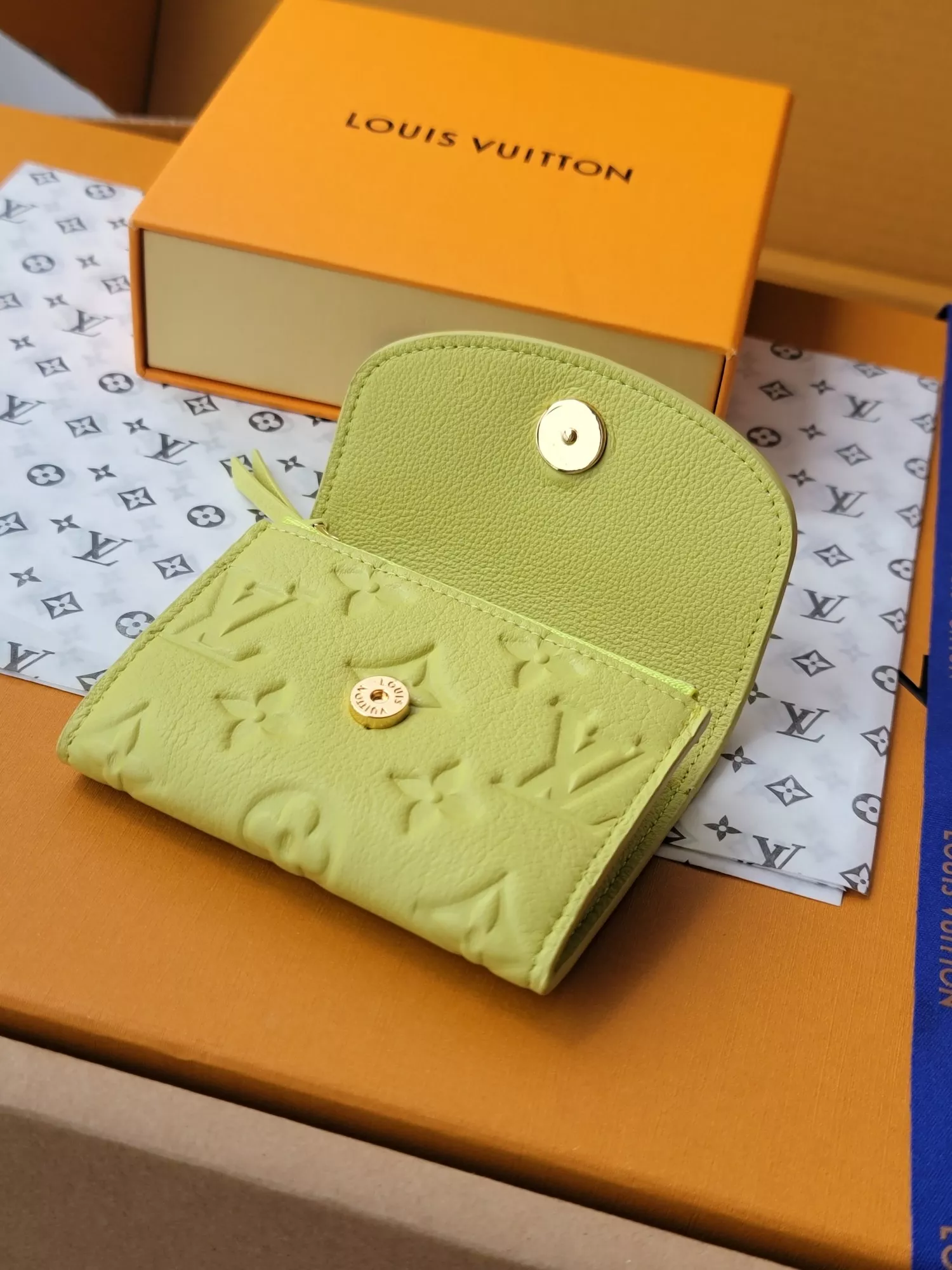 Louis Vuitton AAA Quality Card Case Bright 5261 - Image 3