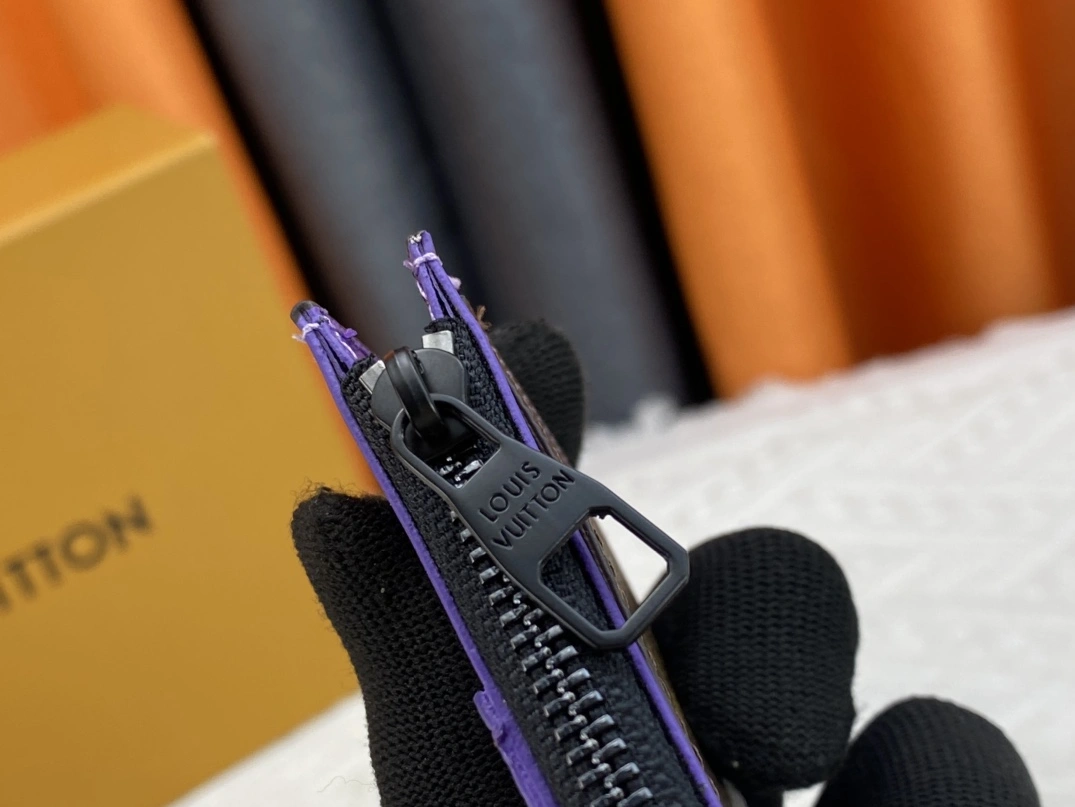 Louis Vuitton AAA Quality Card Case For Unisex Elegant 7238 - Image 6