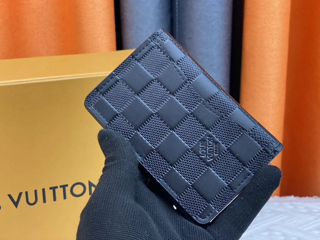 Louis Vuitton AAA Quality Card Case For Unisex Versatile 8152