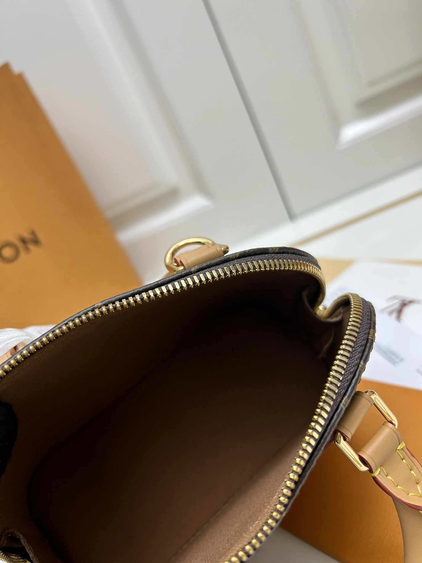 Louis Vuitton AAA Quality Handbags For Women HighQuality 9376 - Image 8