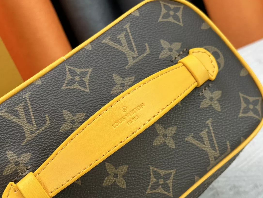 Louis Vuitton AAA Quality Handbags For Women Practical 680 - Image 7