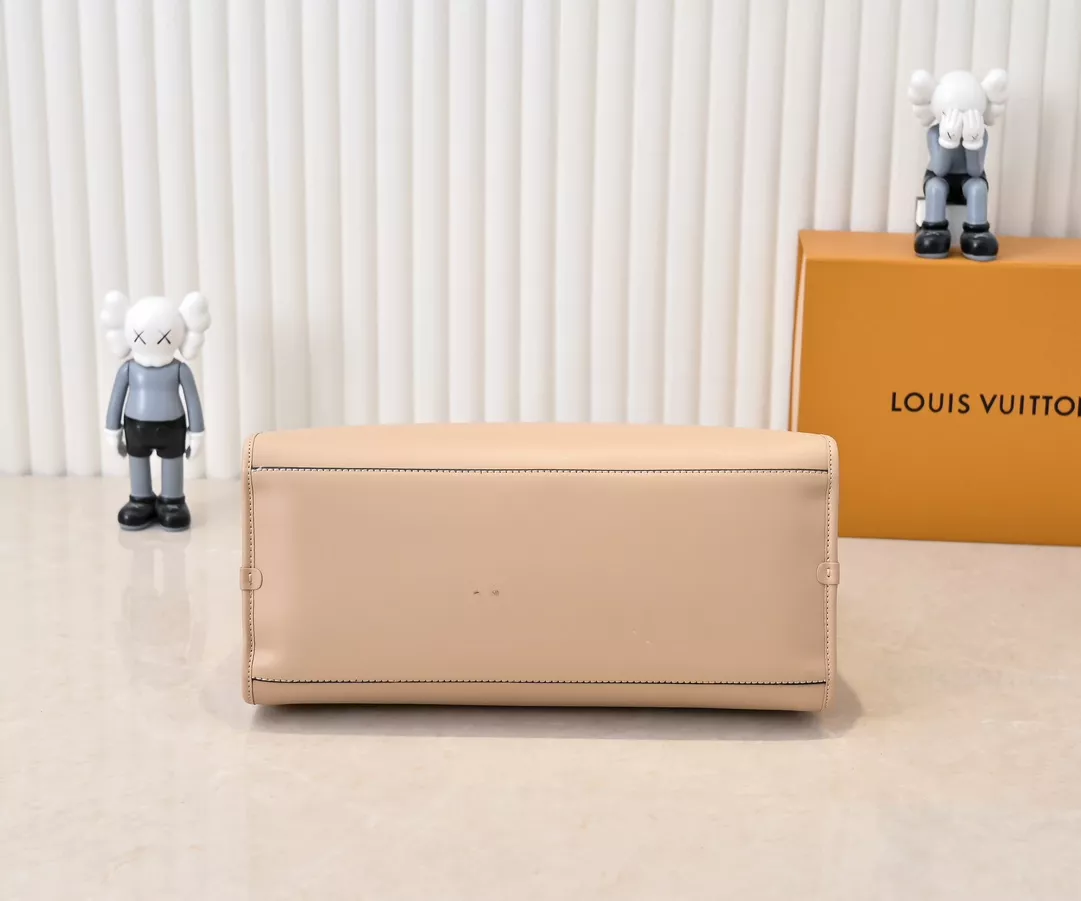 Louis Vuitton AAA Quality Handbags For Women Soft 1562 - Image 4