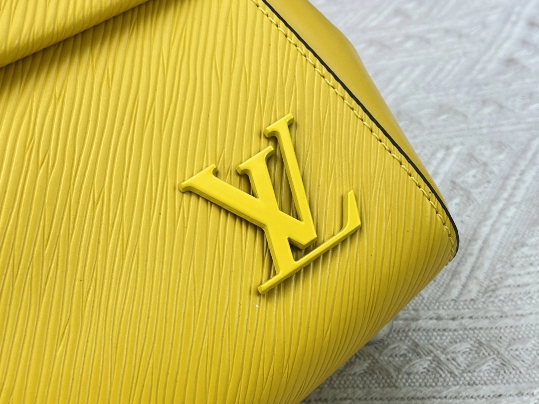 Louis Vuitton AAA Quality Handbags For Women Stylish 3876 - Image 5
