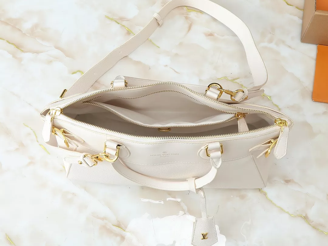 Louis Vuitton AAA Quality Handbags For Women Versatile 728 - Image 8