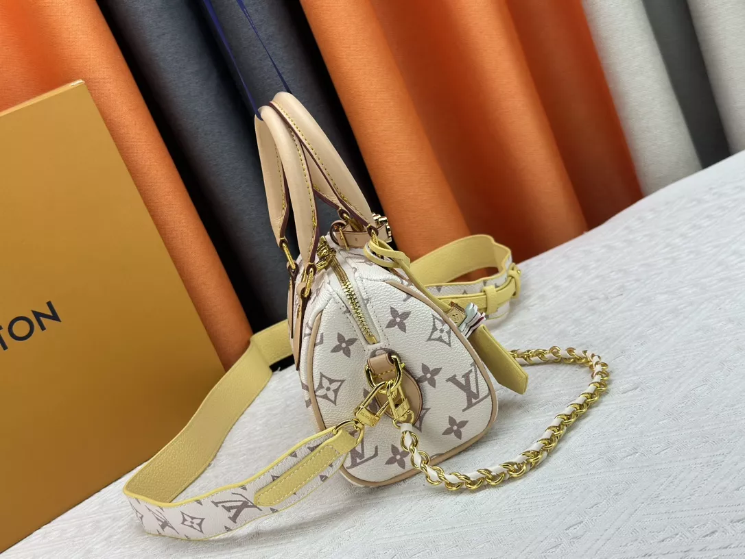 Louis Vuitton AAA Quality Handbags For Women Versatile 9957 - Image 3