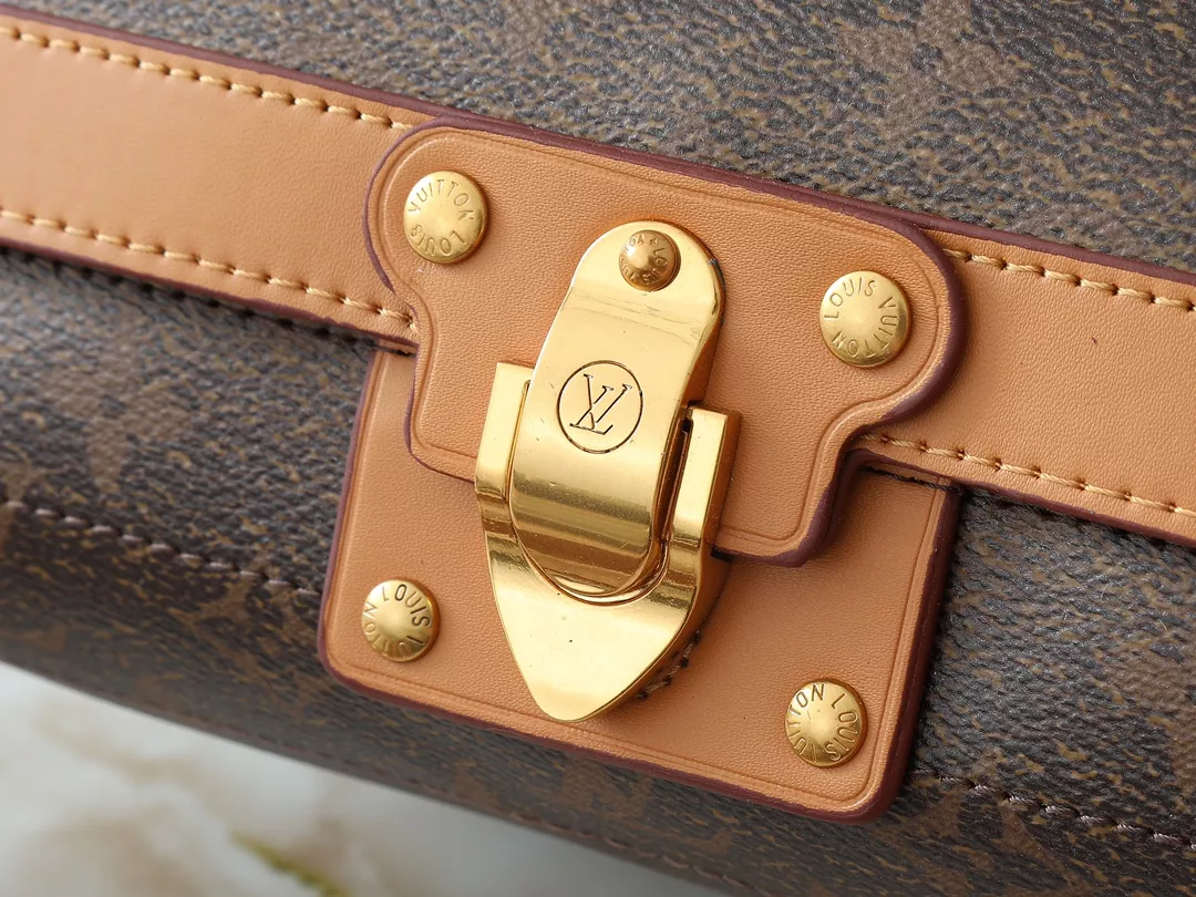 Louis Vuitton AAA Quality Messenger Bags For Unisex UrbanStyle 1088 - Image 5