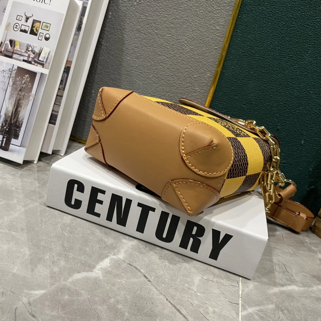 Louis Vuitton AAA Quality Messenger Bags For Unisex UrbanStyle 7209 - Image 6