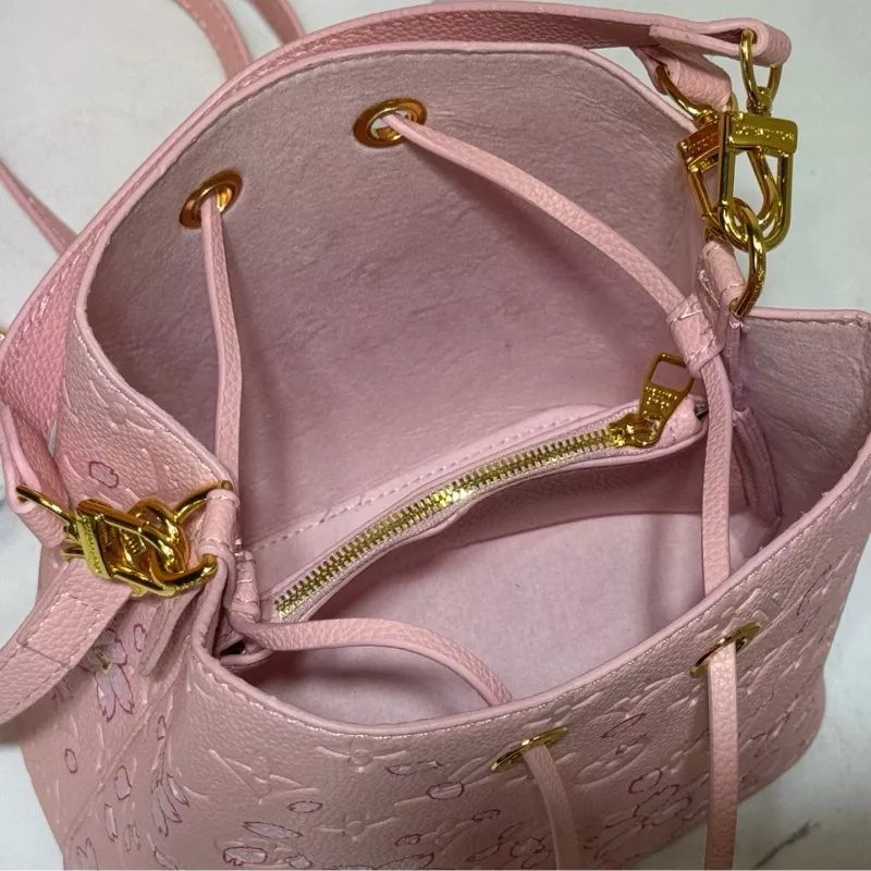 Louis Vuitton AAA Quality Messenger Bags For Women Bold 6258 - Image 7