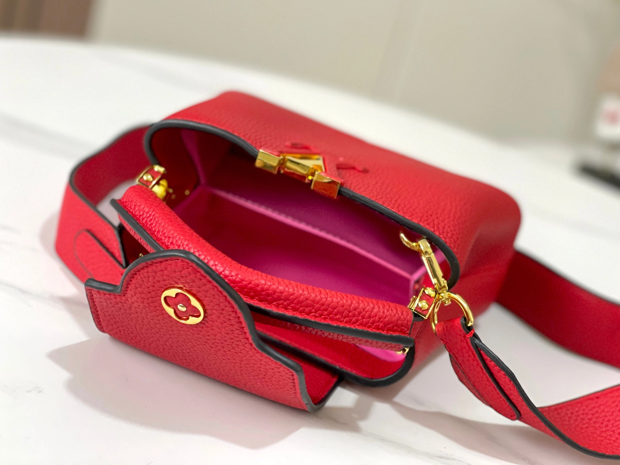 Louis Vuitton AAA Quality Messenger Bags For Women Breathable 7366 - Image 8