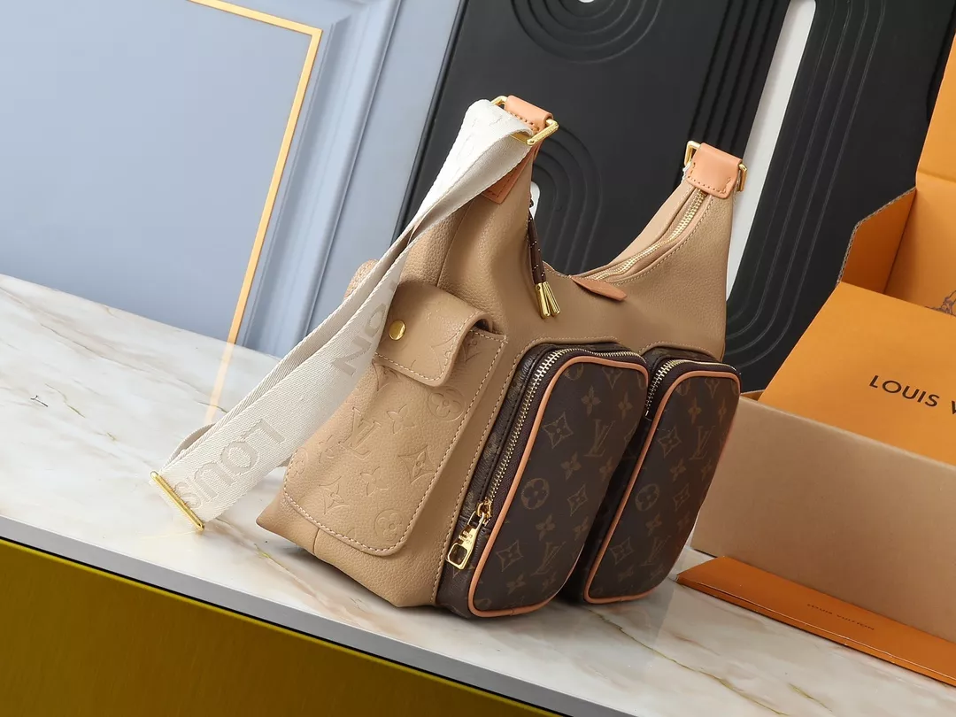 Louis Vuitton AAA Quality Messenger Bags For Women Flexible 504