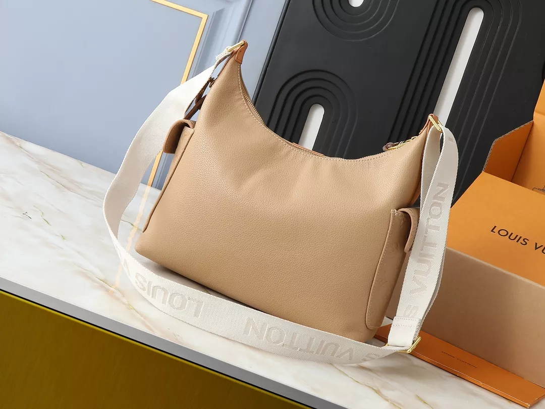 Louis Vuitton AAA Quality Messenger Bags For Women Flexible 504 - Image 3