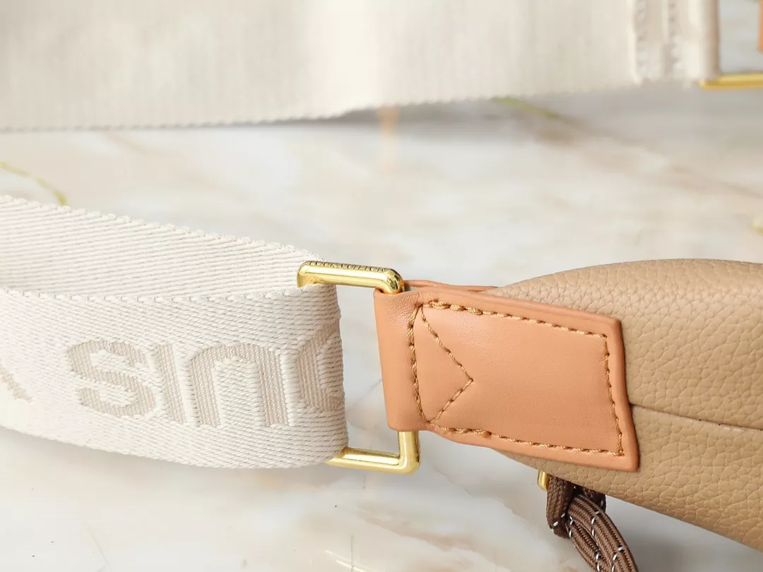 Louis Vuitton AAA Quality Messenger Bags For Women Flexible 504 - Image 6