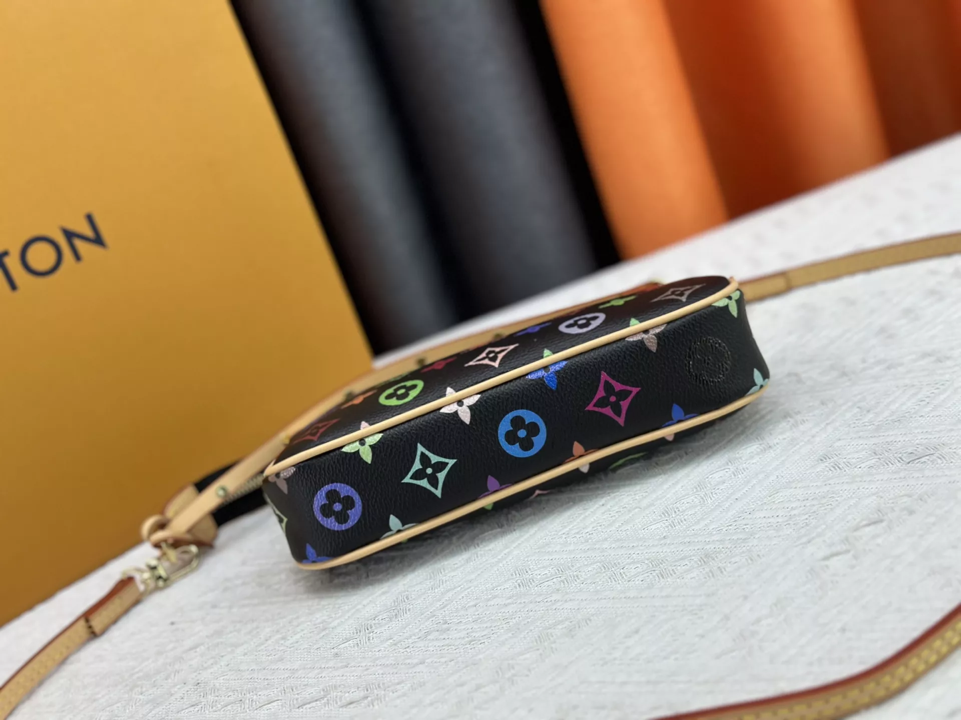 Louis Vuitton AAA Quality Messenger Bags For Women Functional 1883 - Image 5