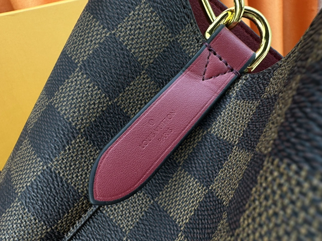 Louis Vuitton AAA Quality Messenger Bags For Women GoodFit 8470 - Image 6