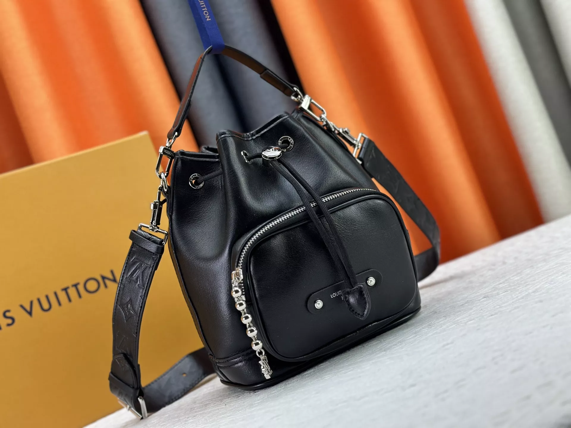 Louis Vuitton AAA Quality Messenger Bags For Women Minimalist 2893