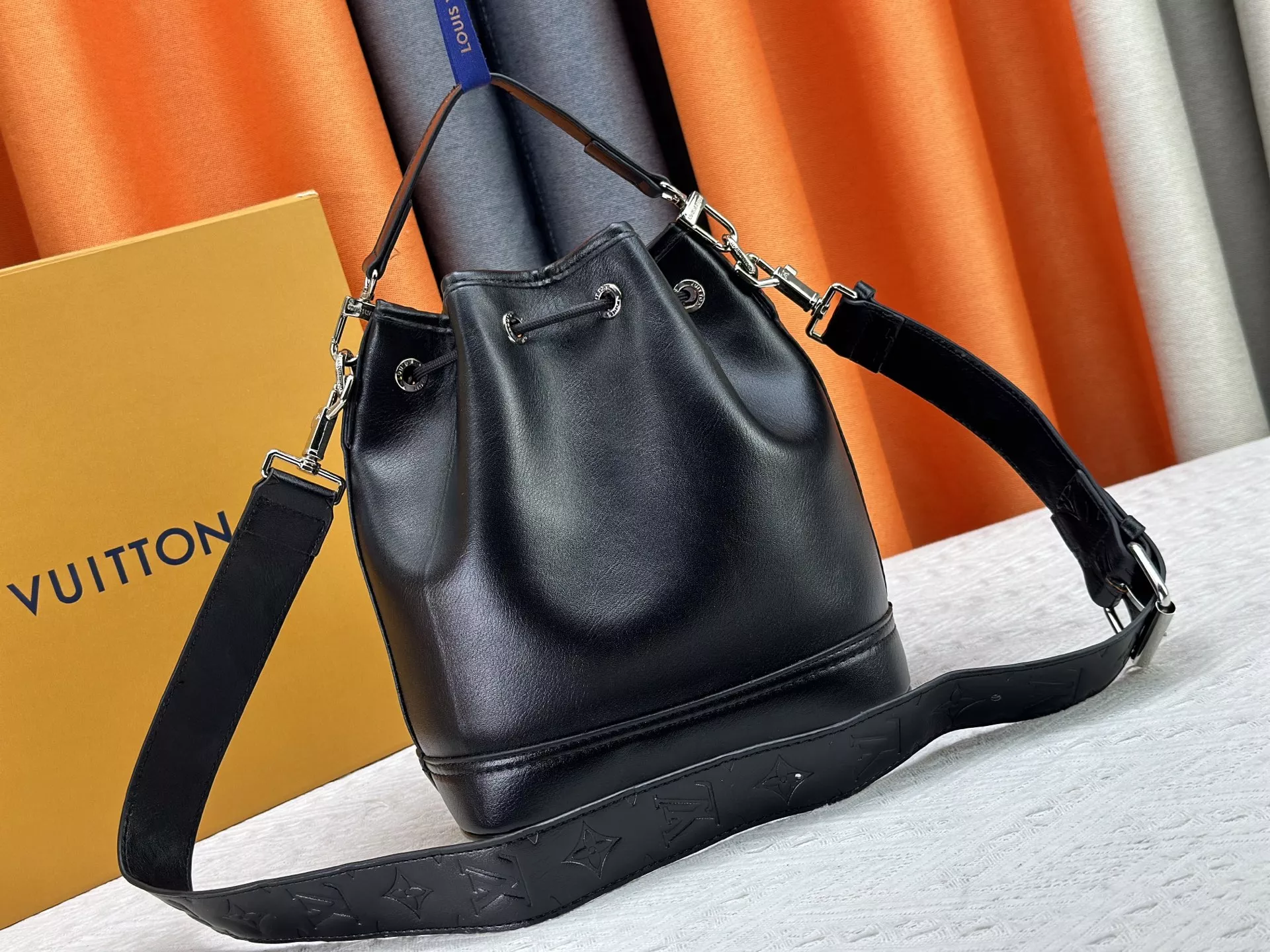 Louis Vuitton AAA Quality Messenger Bags For Women Minimalist 2893 - Image 4