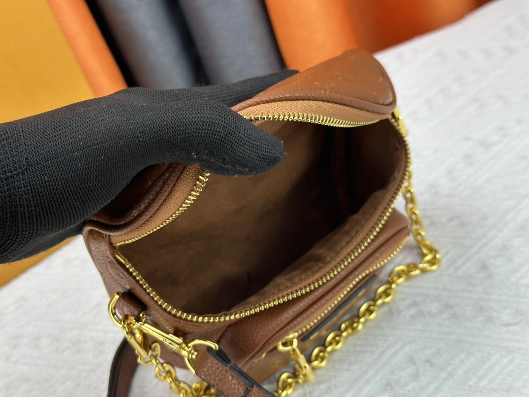 Louis Vuitton AAA Quality Messenger Bags For Women ModernLook 7015 - Image 8