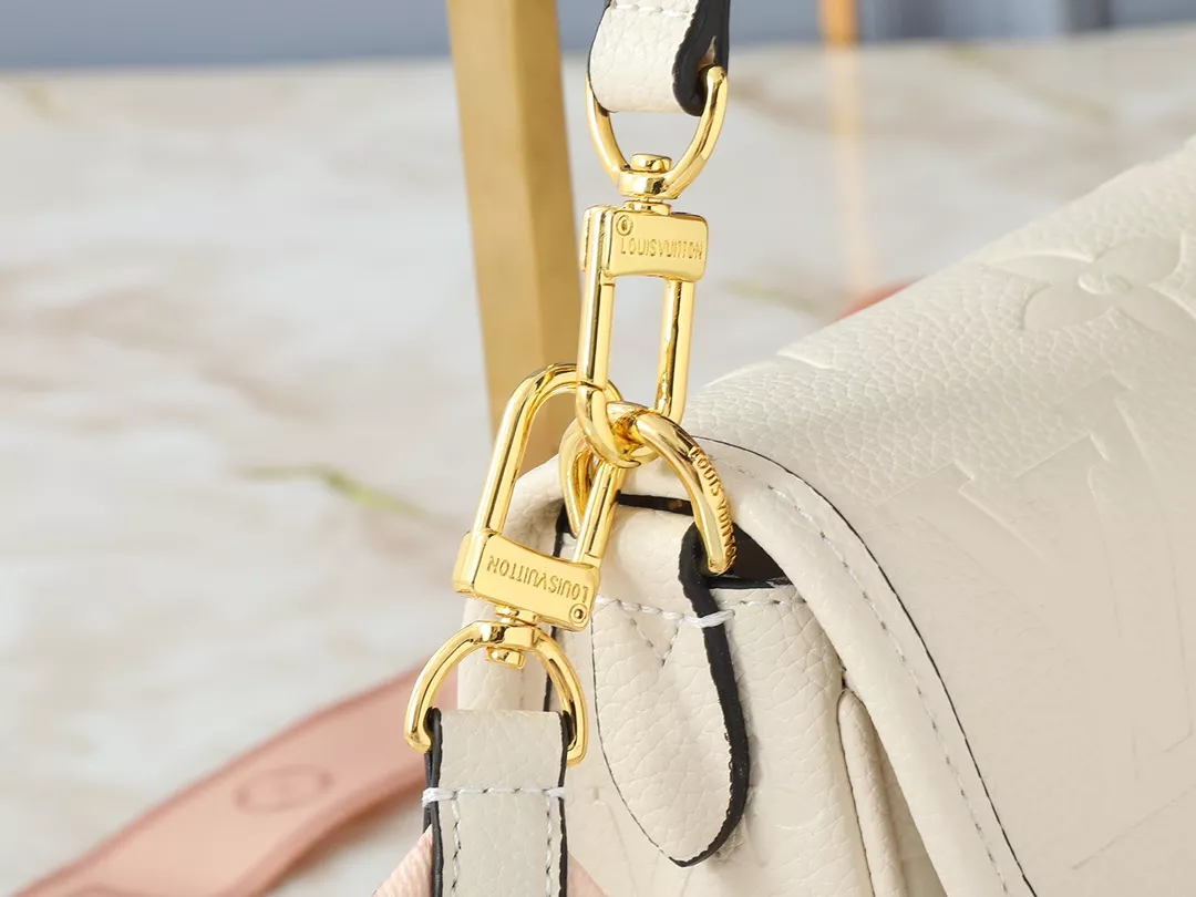 Louis Vuitton AAA Quality Messenger Bags For Women NewStyle 7426 - Image 6