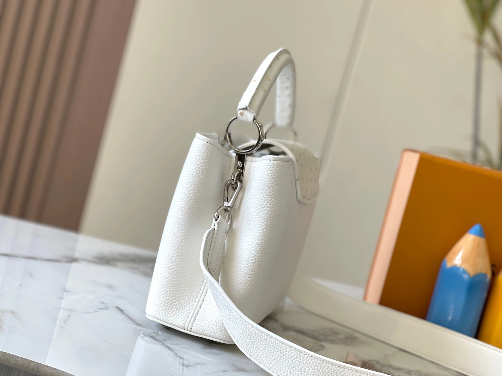 Louis Vuitton AAA Quality Messenger Bags For Women Popular 7469