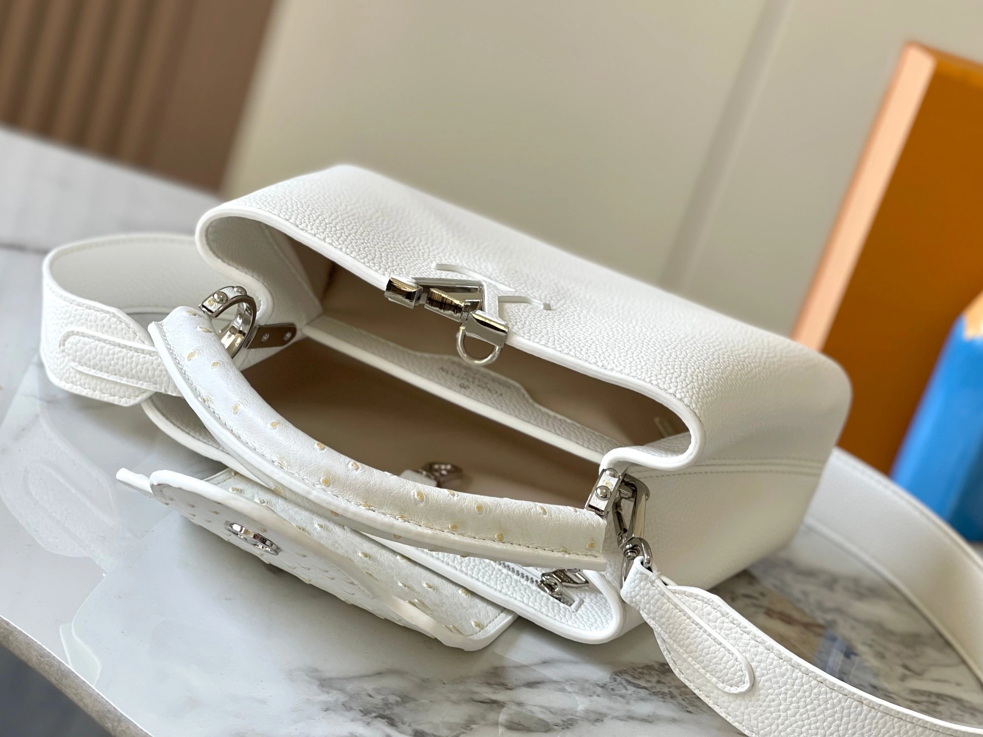 Louis Vuitton AAA Quality Messenger Bags For Women Popular 7469 - Image 8