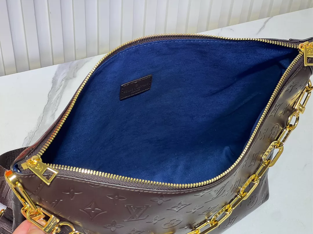 Louis Vuitton AAA Quality Messenger Bags For Women StreetReady 2763 - Image 8