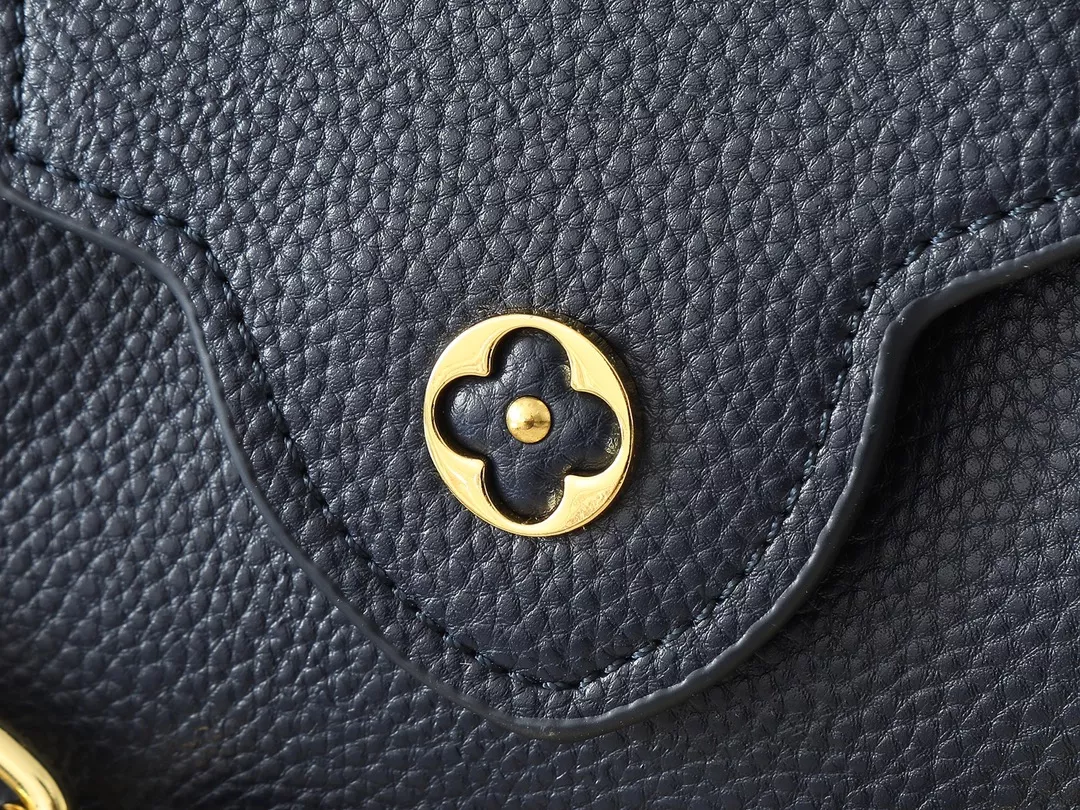 Louis Vuitton AAA Quality Messenger Bags In Navy For Women Flexible 2276 - Image 6