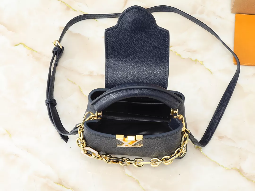 Louis Vuitton AAA Quality Messenger Bags In Navy For Women Flexible 2276 - Image 8