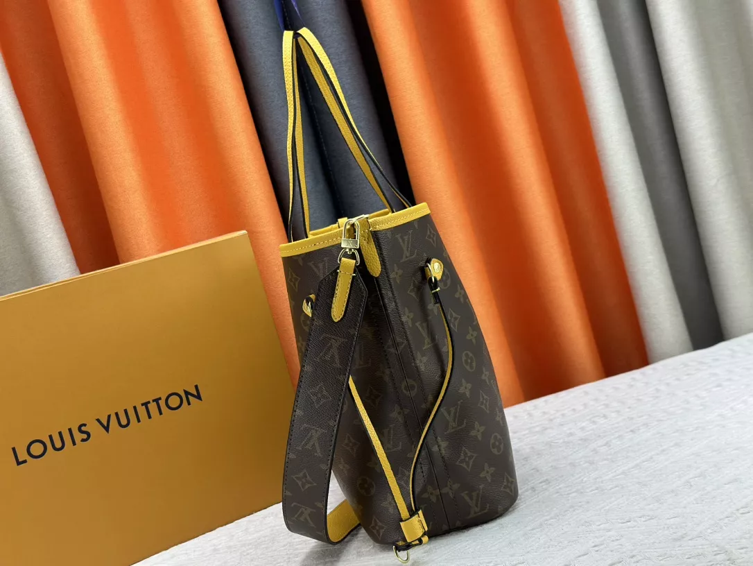 Louis Vuitton AAA Quality Shoulder Bags For Women Compact 7442