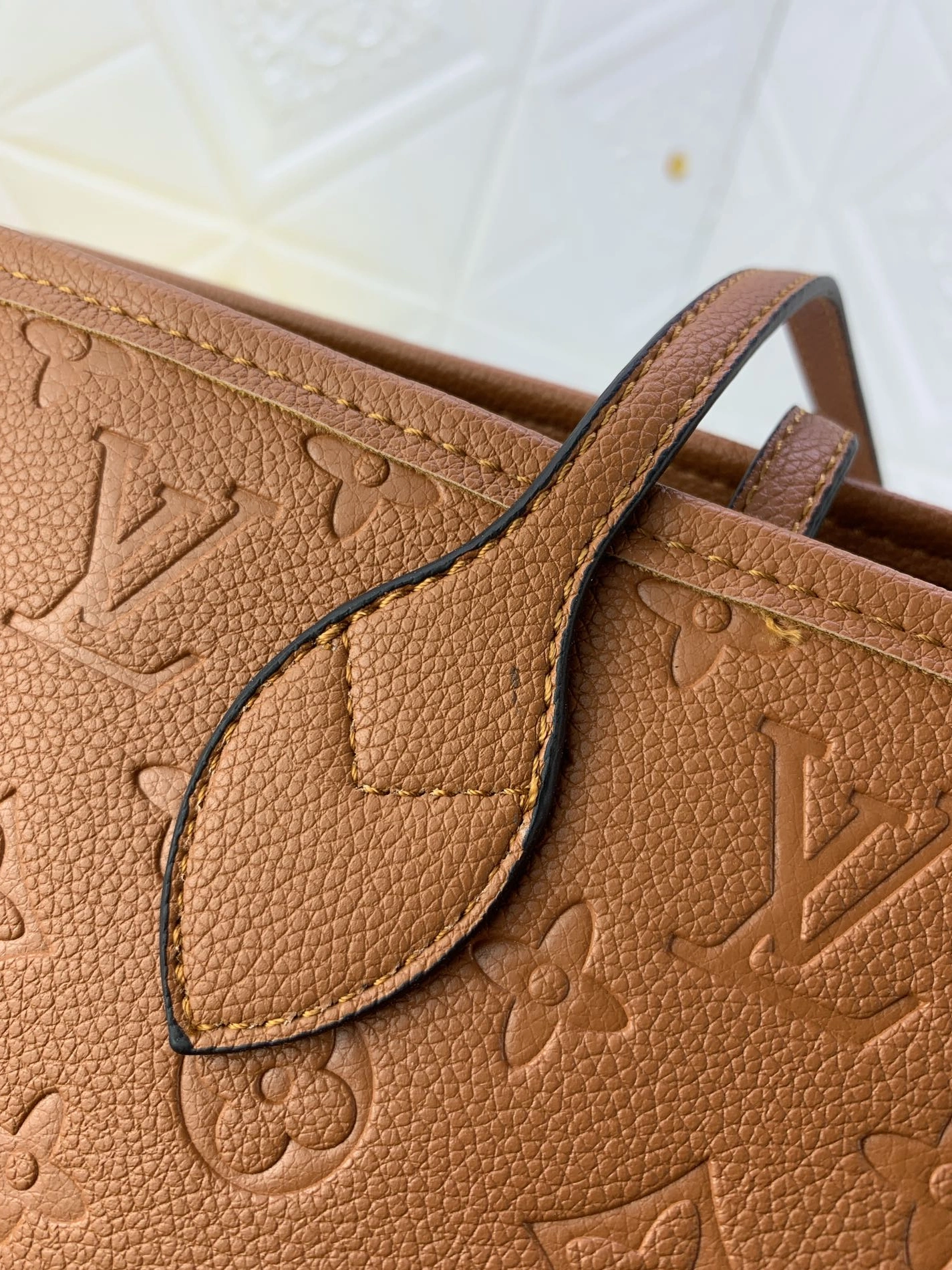 Louis Vuitton AAA Quality Shoulder Bags For Women Elegant 9473 - Image 5