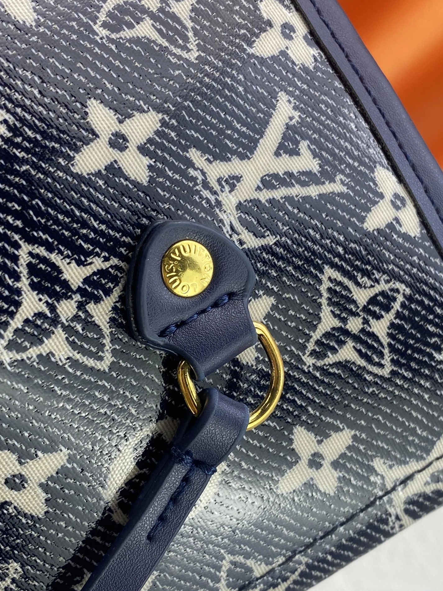 Louis Vuitton AAA Quality Shoulder Bags For Women Elegant 9947 - Image 6