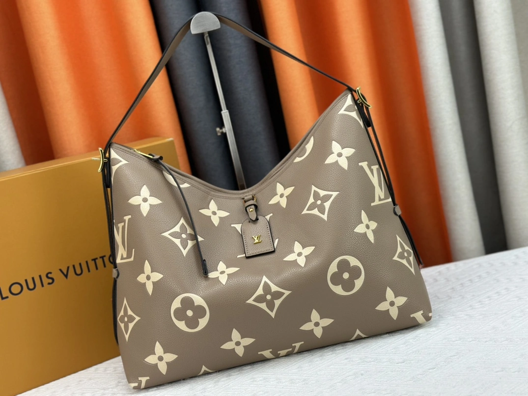 Louis Vuitton AAA Quality Shoulder Bags For Women SmartChoice 9379