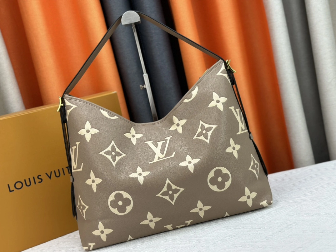 Louis Vuitton AAA Quality Shoulder Bags For Women SmartChoice 9379 - Image 4