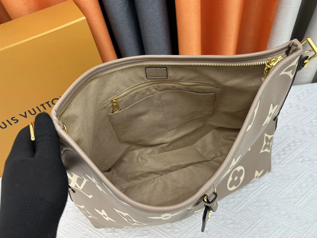 Louis Vuitton AAA Quality Shoulder Bags For Women SmartChoice 9379 - Image 8