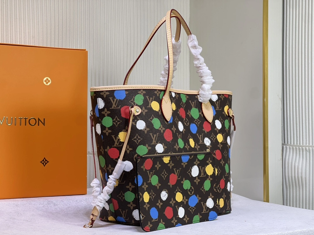 Louis Vuitton AAA Quality Shoulder Bags For Women Soft 5009