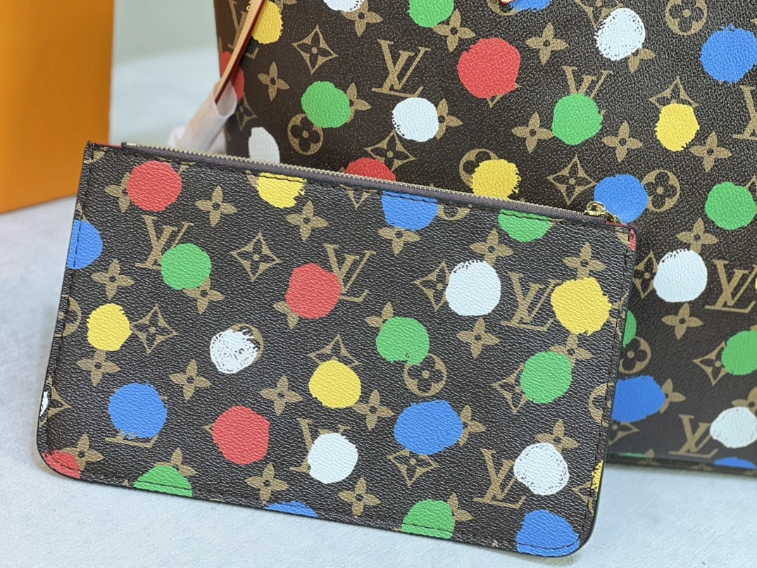 Louis Vuitton AAA Quality Shoulder Bags For Women Soft 5009 - Image 4