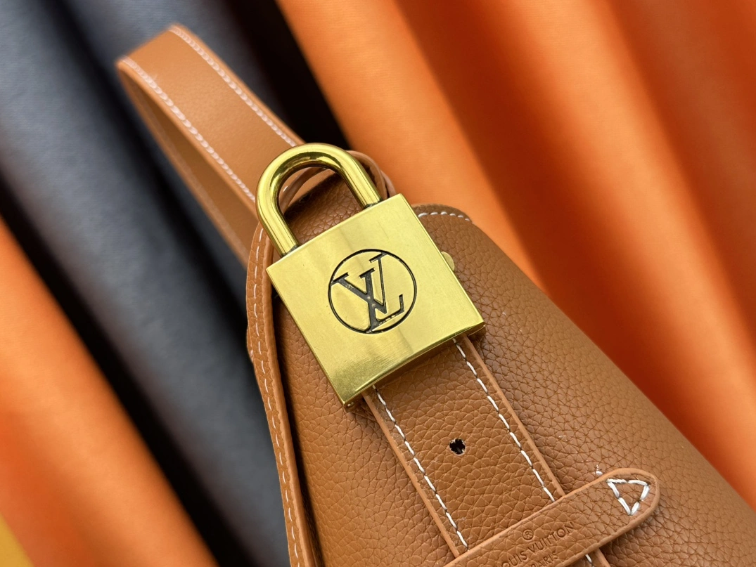 Louis Vuitton AAA Quality Shoulder Bags For Women Trendsetting 5918 - Image 6