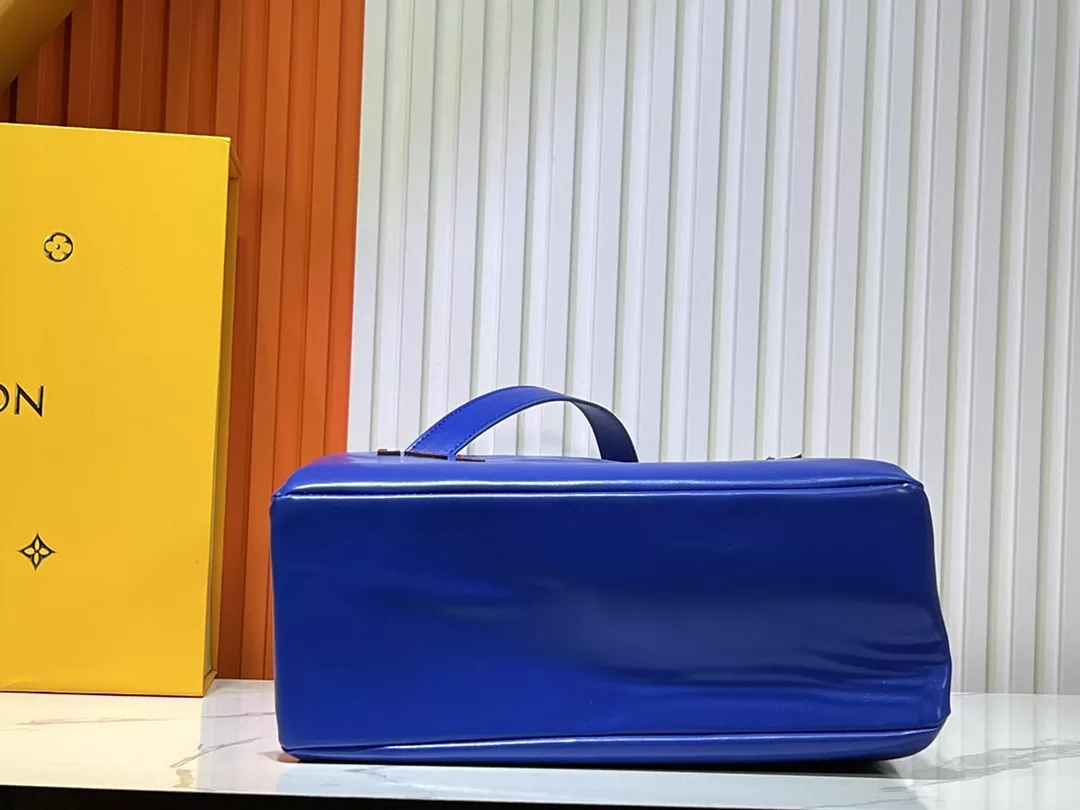 Louis Vuitton AAA Quality Tote-Handbags For Women Comfortable 3323 - Image 6