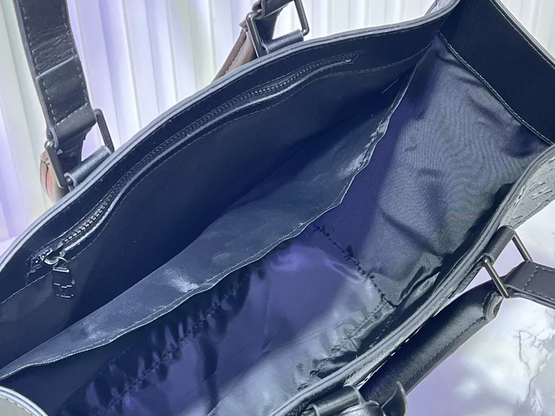 Louis Vuitton AAA Quality Tote-Handbags For Women Vibrant 8834 - Image 8