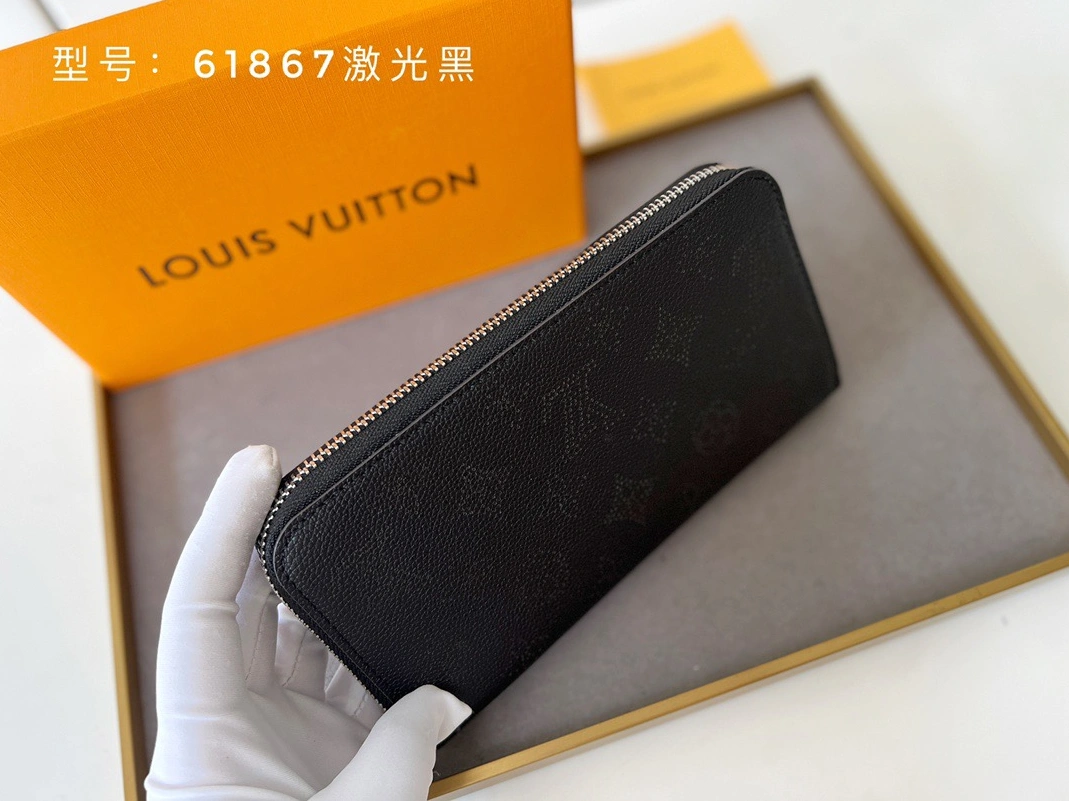 Louis Vuitton AAA Quality Wallets AllSeason 7398 - Image 3