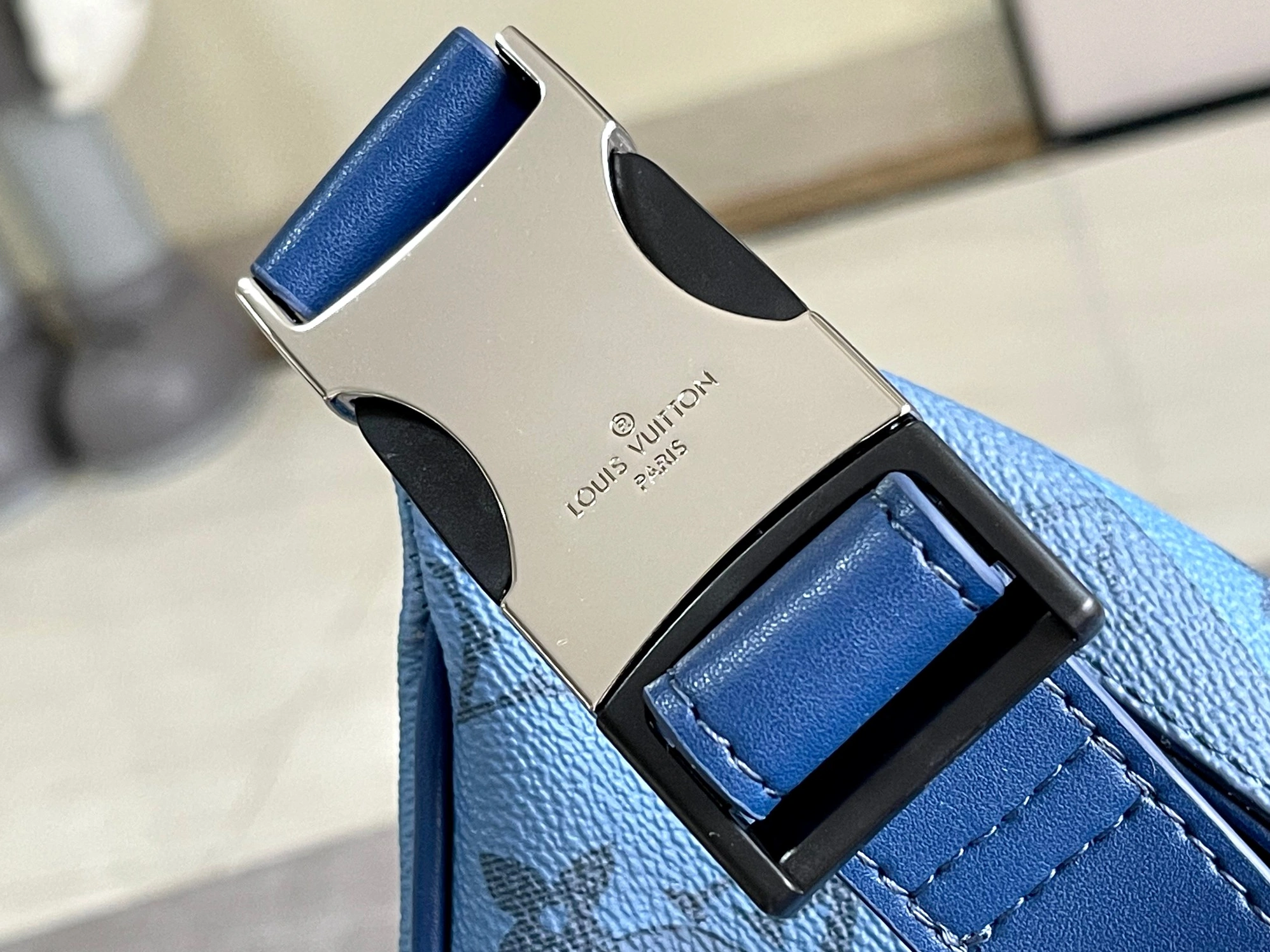 Louis Vuitton LV AAA Quality Belt Bags AllSeason 5511 - Image 5