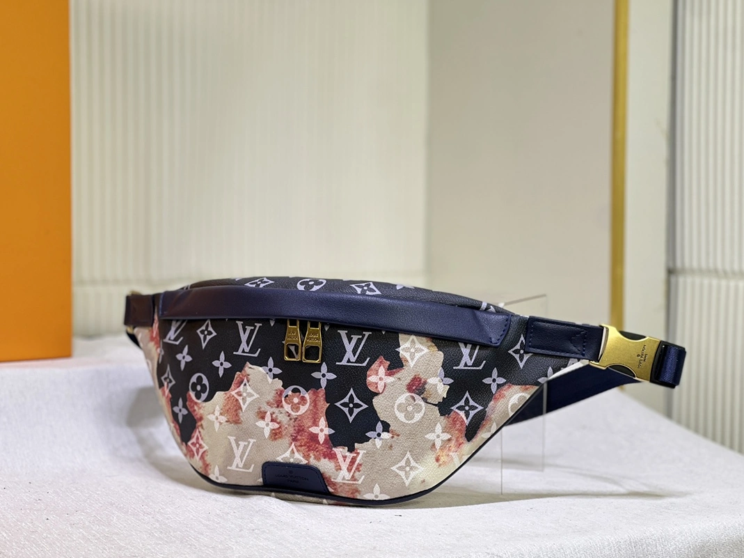 Louis Vuitton LV AAA Quality Belt Bags Comfortable 5614