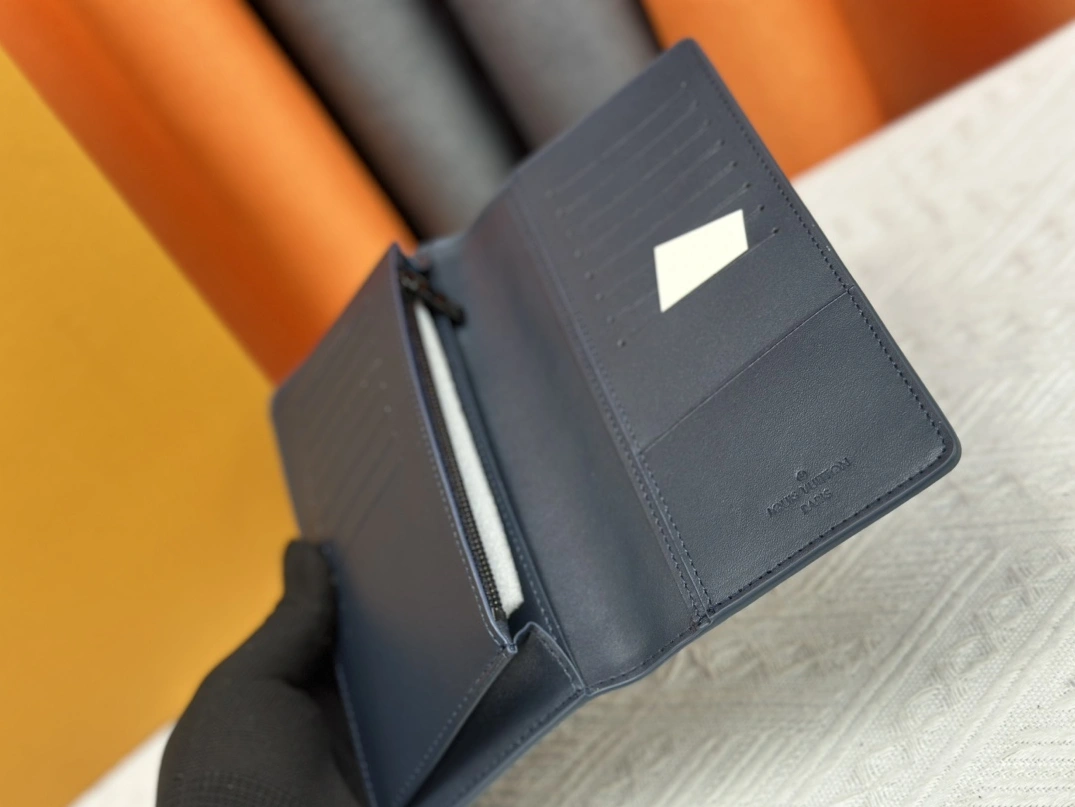 Louis Vuitton LV Card Case Affordable 4078 - Image 8