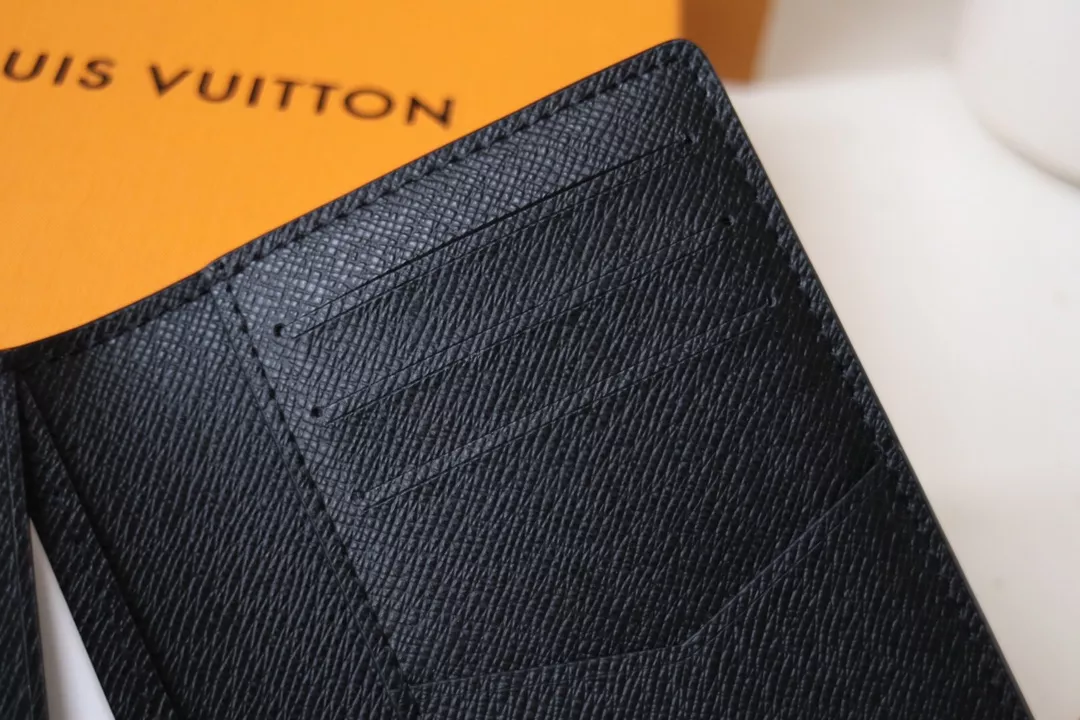 Louis Vuitton LV Card Case Durable 5017 - Image 4