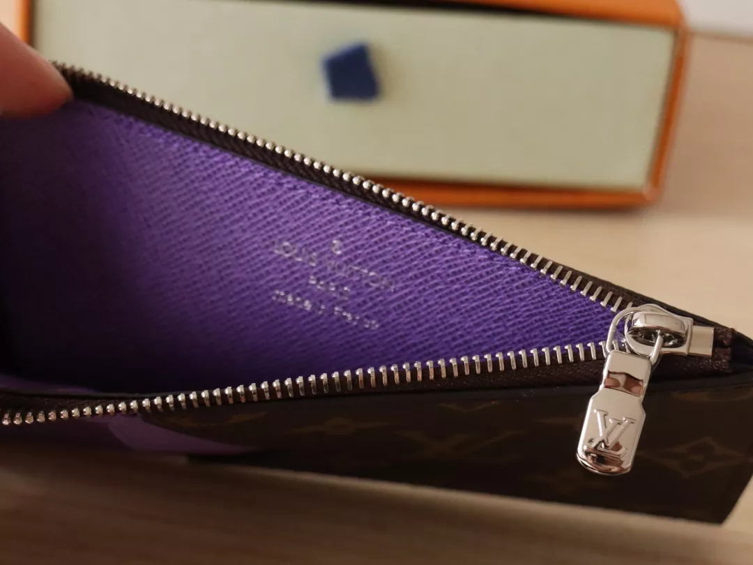 Louis Vuitton LV Card Case Versatile 5628 - Image 7