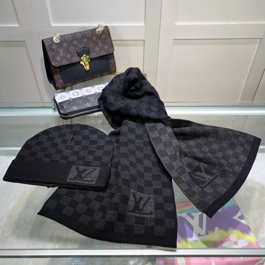 Louis Vuitton LV Hat and Scarf Set Reliable 3084